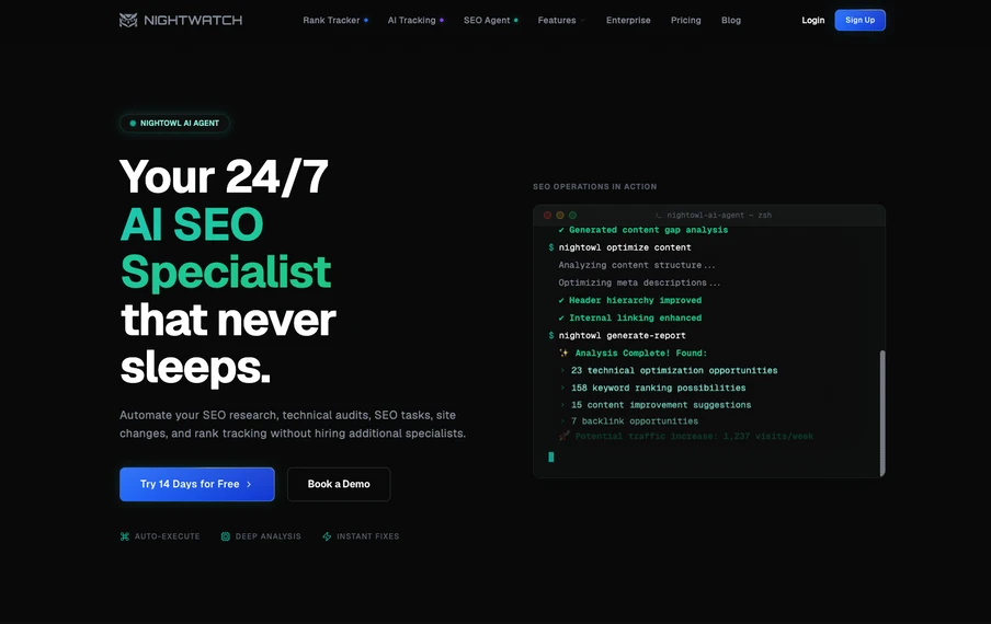 Dunkle Website-Landingpage mit großem, zweifarbigem Text und rechts einem Code-Dashboard-Screenshot.