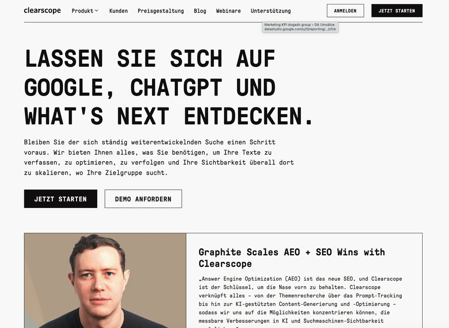 Screenshot einer Website: Große schwarze Überschrift, Text, zwei Buttons; darunter Profilbild eines Mannes neben Text.